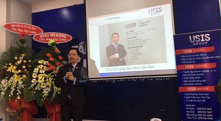 Ông Nguyễn Quốc Cường (Giám đốc Khu vực Mê-kông) trình bày về Tầm nhìn, Sứ mệnh cũng như Cơ cấu hoạt động của USIS Group và 3 công ty con: USIS Investment, USIS Education và USIS Consulting